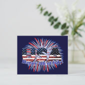 米国文字国旗のグリッター花火7月4日Happy ポストカード (スタンド正面)