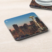 米国旗は上昇の月の間で飛びます コースター (左側)