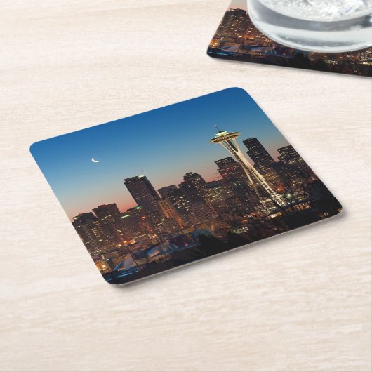 米国旗は上昇の月の間で飛びます スクエアペーパーコースター (アングル)