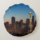 米国旗は上昇の月の間で飛びます ラウンドクッション (裏面)