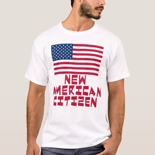米国旗を持つ新しいアメリカの市民 Tシャツ (正面)