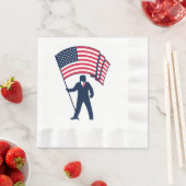 米国旗を掲げるトランプ大統領 縁ありランチョンナプキン (インサイチュ)