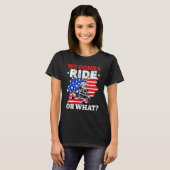 米国旗クワッドATV私たちは乗るか、何か Tシャツ (正面フル)