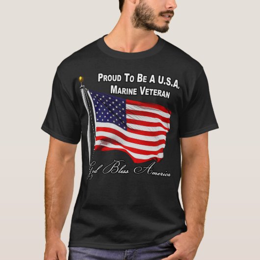 米国旗誇りを持ったを持つアメリカの海上退役軍人になる Tシャツ (正面)