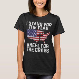 米国旗Iは旗のために立ち、Croのために膝を立てる Tシャツ