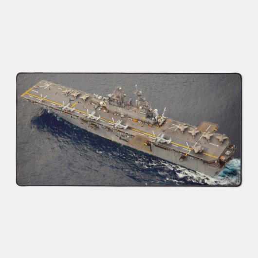 米国水陸両用突撃船 – LHD-1 デスクマット (正面)