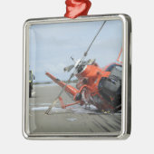 米国沿岸警備隊MH-65ドルフィンヘリコプターの墜落 メタルオーナメント (左)