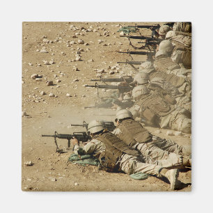 米国海軍シービーはM-4およびM-16A2ライフルを始動させます マグネット