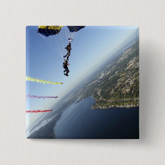 米国海軍パラシュートチームのメンバー 缶バッジ (正面)