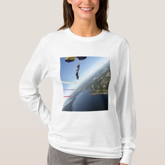 米国海軍パラシュートチームのメンバー Tシャツ (正面)