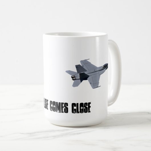 米国海軍F-18によってすごいスズメバチのマグ コーヒーマグカップ (正面右)