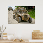 米国特殊運転車 – MRZR-4 ポスター (キッチン)