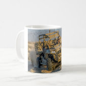 米国特殊運転車 – MRZR-D4 コーヒーマグカップ (正面左)