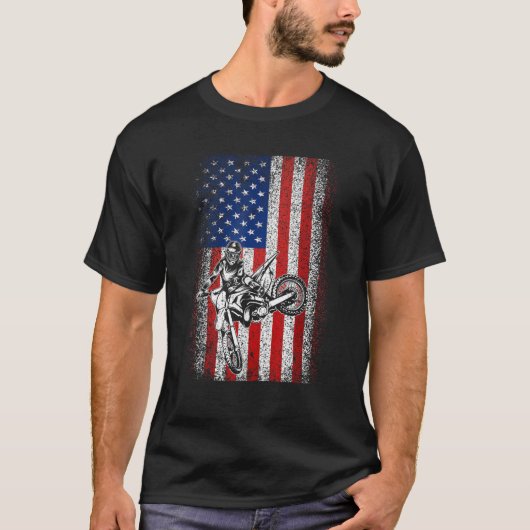 米国独立記念日7月4日アメリカ国旗の汚れB Tシャツ (正面)