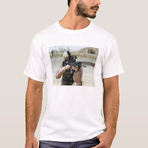米国空軍パイロットは保証を行ないます Tシャツ