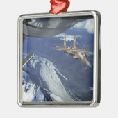 米国空軍F-15Cイーグルが位置する メタルオーナメント (左)