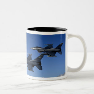 米国空軍F-16の戦いの《鳥》ハヤブサ ツートーンマグカップ