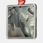 米国空軍F-22ラプターはKCによって給油される –  メタルオーナメント (左)