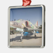 米国製A-4スカイホーク戦闘機 メタルオーナメント (左)