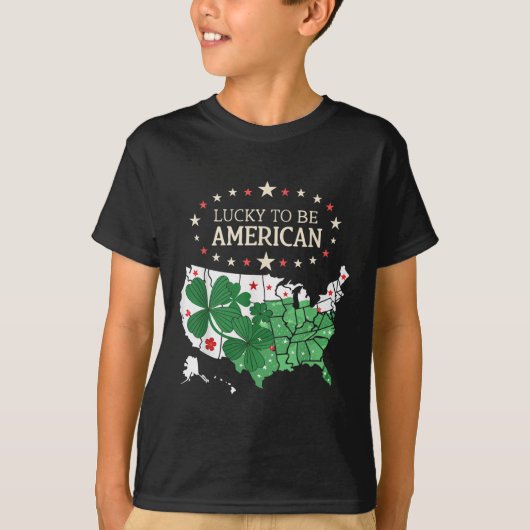米国誇りを持ったのクローバーの地図 – 幸運にアメリカ人 Tシャツ (正面)