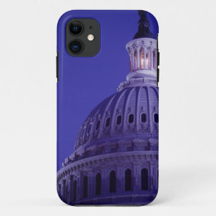 米国議会議事堂のドームに灯りがついた黄昏時の様子 iPhone 11 ケース