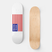米国赤白と青のアメリカ国旗で作られる スケートボード (正面)