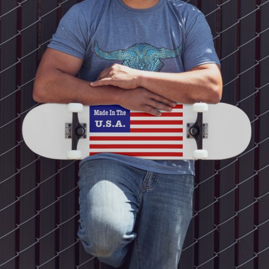 米国赤白と青のアメリカ国旗で作られる スケートボード (室外3)