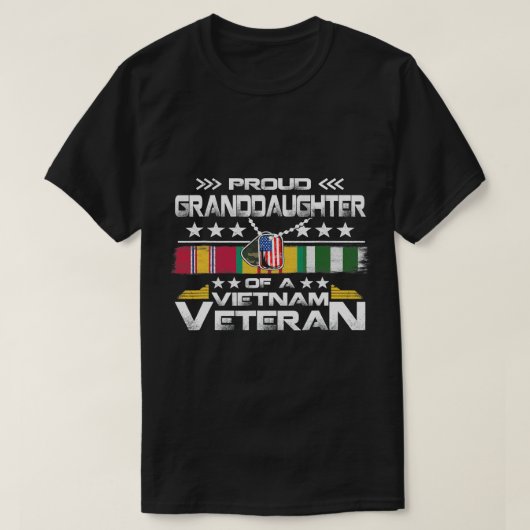 米国軍隊ファミリー誇りを持ったグランドドーターベトナムV Tシャツ (デザイン正面)