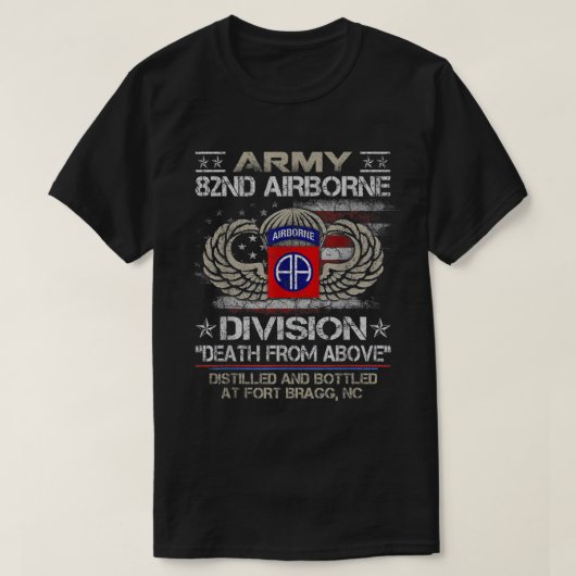 米国陸軍第82空挺師団によるVe上空からの死亡 Tシャツ (デザイン正面)