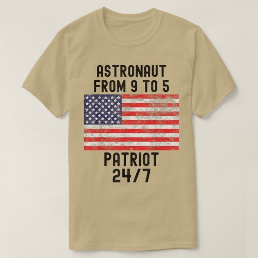 米国7月4日の愛国宇宙飛行士の国旗 Tシャツ (デザイン正面)