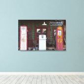 米国、アリゾナ。塩化物幽霊タウン、古いガス キャンバスプリント (インサイチュ (ウッドフロア))