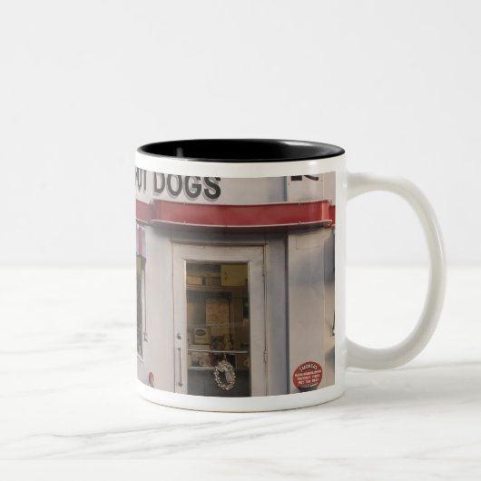 米国、アリゾナ、Bisbee: Dellの影があるモーテル、すべての2 ツートーンマグカップ (右)