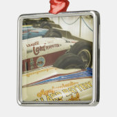 米国、インディアナ、インディアナポリス: インディアナポリスモーター3 メタルオーナメント (左)