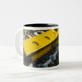 米国、インディアナ、インディアナポリス: インディアナポリスモーター ツートーンマグカップ (正面左)