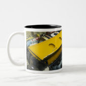 米国、インディアナ、インディアナポリス: インディアナポリスモーター ツートーンマグカップ (左)