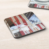 米国、オレゴン、Shaniko。 窓の旗の隣の コースター (左側)