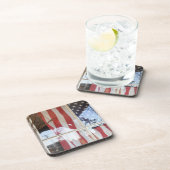 米国、オレゴン、Shaniko。 窓の旗の隣の コースター (右側)