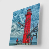 米国、グランドヘブン、ミシガン、灯台 スクエア壁時計 (傾斜)