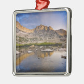 米国、コロラド、ロッキーマウンテンNP. 嵐雲 メタルオーナメント (左)