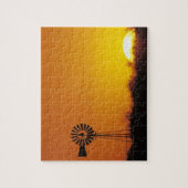 米国、テキサス州、シントン、夕暮れ時の風車 ジグソーパズル (縦)