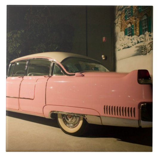 米国、テネシー州、メンフィス、エルヴィス・プレスリー3 タイル (正面)