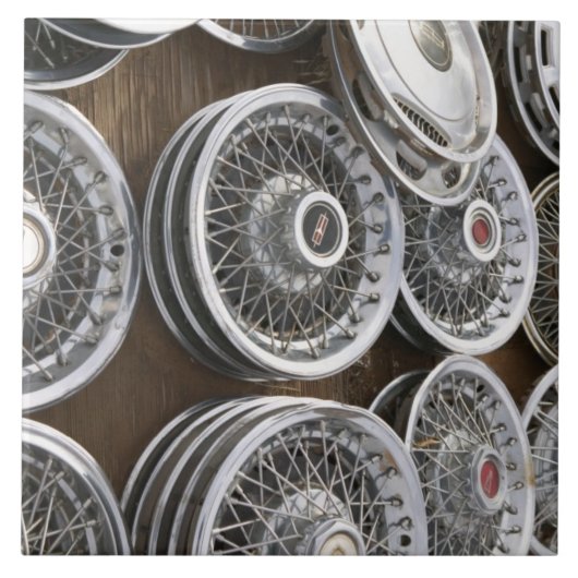 米国、ニューメキシコ、Prewitt: 自動ホイールキャップ/Rt。 66 タイル (正面)