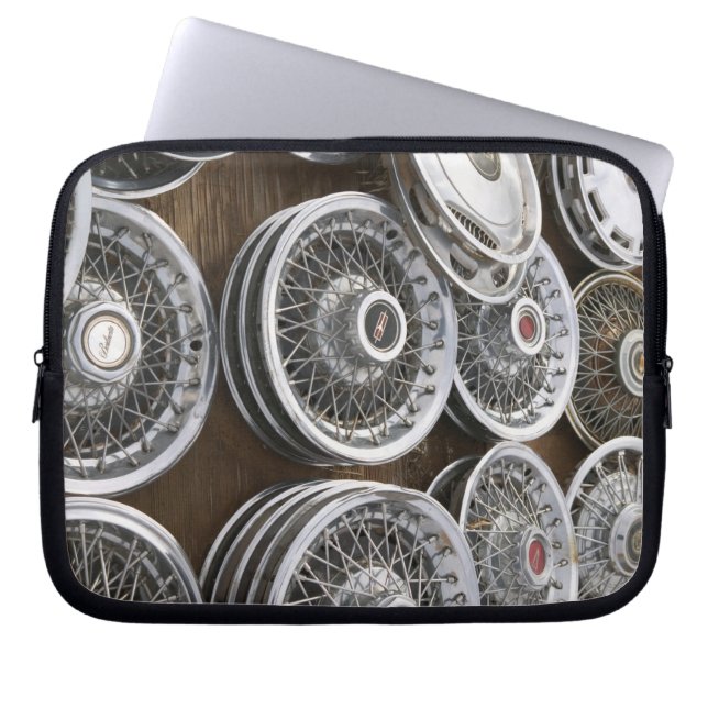 米国、ニューメキシコ、Prewitt: 自動ホイールキャップ/Rt。 66 ラップトップスリーブ (正面)