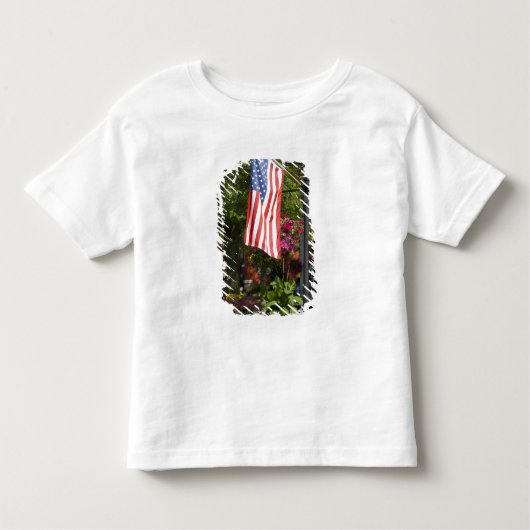 米国、ニューヨーク、Lewiston。 付す米国旗 トドラーTシャツ (正面)
