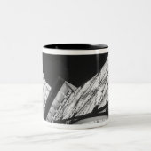 米国、ネバダ、ラスベガス：エッフェルタワー ツートーンマグカップ (中央)