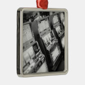 米国、ネバダ、ラスベガス：カジノスロットマシン/ メタルオーナメント (右)