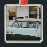 米国、フロリダ、Miami Beach: 南ビーチ1956年 メタルオーナメント<br><div class="desc">版権ウォルターBibikow/DanitaDelimont.com | US10 WBI0037.jpg |米国、フロリダ、Miami Beach: 南ビーチ、1956年のBuickのコンバーチブル/海ドライブ</div>