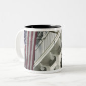 米国、マサチューセッツのマーサのブドウ園: ツートーンマグカップ (正面左)