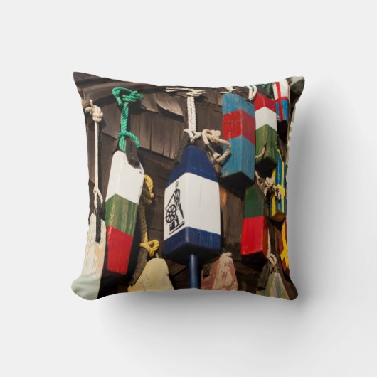 米国、マサチューセッツ、グロスター、ロブスターブイ2 クッション (正面)