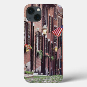 米国、マサチューセッツ、ボストンのドングリに沿う家 iPhone 13ケース